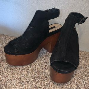Super cute platform heels